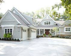 Discover our corner lot house plans and floor plans with side entry garage, if you own a corner lot or a lot with very large frontage that will allow garage access from the side (side load garage). 68 L Shape House Garage Ideas House House Styles House Exterior