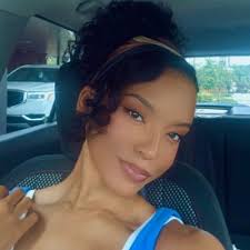 Miranda Starkey (@mirandaDstarkey)