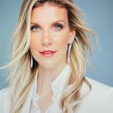 Vicky Santana's Instagram, Twitter & Facebook