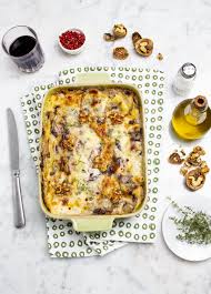 500 g di sfoglia per lasagne, 500 g besciamella, 250 g gorgonzola dolce, 800 g radicchio rosso. Lasagne Al Radicchio Gorgonzola E Noci Tacchi E Pentole