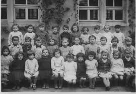 L'abbaye des prémontrés, monument historique du xviiie siècle, est le plus bel exemple d'architecture monastique de lorraine. Photo De Classe Maternelle De 1948 Ecole Saint Jean Pont A Mousson Copains D Avant