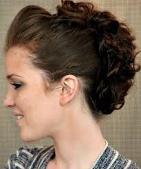 The sides of the hair are cut shorter while leaving a band of longer hair also i got very curly hair but she used a hair straightener. How To Rock An Edgy Curly Faux Hawk Naturallycurly Com