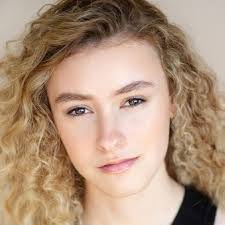 Ella Dixon's Instagram, Twitter & Facebook