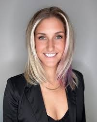 Dawn Riggs's Instagram, Twitter & Facebook