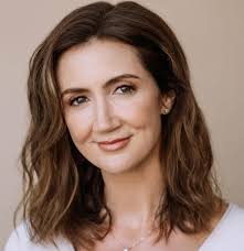 Thanks for the holiday fun ladies and @therealjenscott for making this 2022  edition of the virtual chick fight happen! ✨ #sorrysanta🤷🏼‍♀️ In Order of  Appearance: Leanne Murray @intuitionphotographybyleanne Jen Scott  @therealjenscott Christa