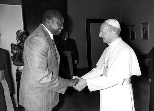 EL MANDATARIO CANÍBAL El 25 de enero de 1971 Idi Amin asumió como presidente de Uganda. Hizo matar a 500.000 personas y su frase terrorífica fue: “Me gusta comer carne humana porque