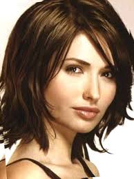 If you're looking for medium hairstyles for women over 40 that won't take hours to achieve sat in front of the mirror ever morning, you've come to the large heated rollers can be used to easily (and lazily) achieve this look, leaving them in as you finish your makeup and get everything else, ready, before. Hairstyle For Fat Face Double Chin Male Viral Blog F