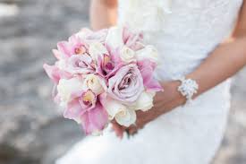 Let us help you select and create beautiful hawaiian flower arrangements for this special day in your life. Oahu Wedding Floral And Bridal Bouquets In Hawaii