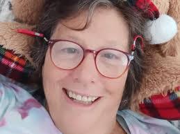 Terri Holcomb's Instagram, Twitter & Facebook