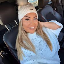 Anyone in midhurst deliver afternoon tea ? Or somewhere I can pick up Thanks