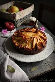 Questa torta si presta benissimo a essere farcita con marmellate, creme, o panna! Torta Di Mele E Miele Con Farina Di Riso La Merenda Di Charlotte Ricette