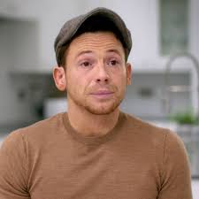 Stacey solomon cuddles up to fiance joe swash in sweet snaps during date night. The Heartbreaking Story Behind Joe Swash S Emotional Tribute To His Dad On Dancing On Ice Manchester Evening News