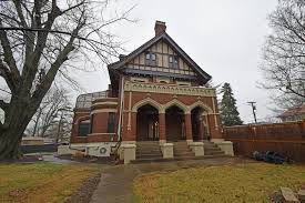 2805 Harrison Ave Cincinnati Oh 45211 Old Houses Historic Homes Victorian Homes