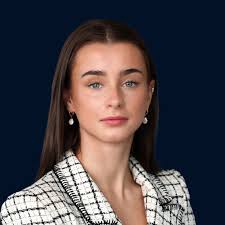 Isabelle Golden's Instagram, Twitter & Facebook