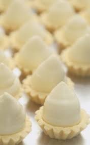 Dipanggil blueberry cheese tart kerana ia menggunakan blueberry jam dan krim cheese sebagai filling. Resepi Cheese Tart Blueberry Nutella Buncit Lorekan Emoji Paling Mudah Aneka Resepi Mudah Dan Sedap