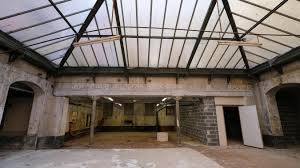 Au bord du monde réalisation lais drexel image sylvain leser son nicolas basselin montage anne souriau produit par daisyday daisyday.fr soutenu par. Dans Les Coulisses De L Ima A Tourcoing Du Monde Du Silence Au Monde Arabe