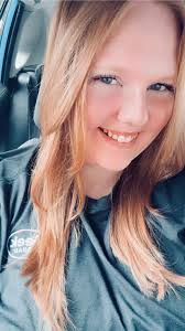 Why are young people not moving to Bowie, Texas?