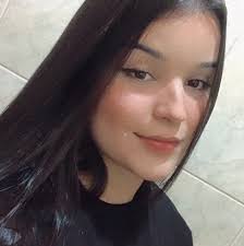 Amanda Bertini's Instagram, Twitter & Facebook