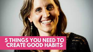 Amanda Upton's Instagram, Twitter & Facebook