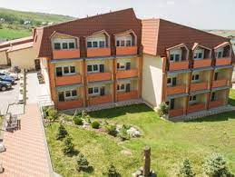 2 noci 6 ložnic 3 koupelny. Ubytovanie S Vnutornym Bazenom Podhajska