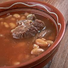 La loubia était à l'origine un plat de pauvre comme beaucoup de plats de pauvre mais à nos jours la loubia c'est un signe de luxe Recettes Tunisienne Cuisine Du Monde