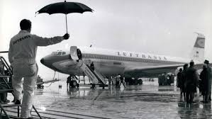 Damit begann die zukunft des flugverkehrs. Als Das Erste Dusenflugzeug In Hamburg Landete Ndr De Geschichte Orte
