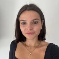 Lina Le's Instagram, Twitter & Facebook