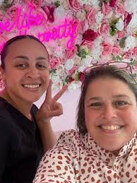 Waxing vs sugaring: what's the difference?