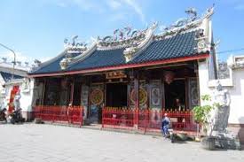 Klenteng yang Dibangun di Kebun Lombok