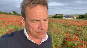 Hi, and a quick vlog from a poppy field in the West Wight. I love wild  flowers., ✅ Good to see so many at the Victoria Rec and up in Northwood  House today., ✅ More from me next week. Manifesto ...