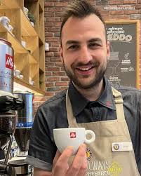 Bruno Coffee Stores-Peristasi