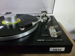 It's made of boyfriend material! Pick Up Akai Ap 100c Audioweb