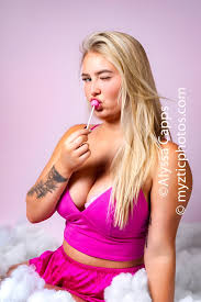 Alyssa Capps - Free pics, galleries & more at Babepedia