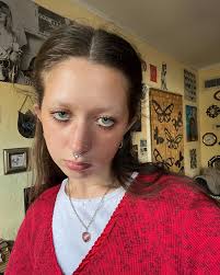 jj 🦋🍓 (@julia.irons) • Instagram photos and videos