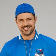 Leo Hutton's Instagram, Twitter & Facebook