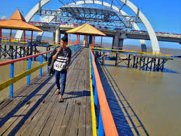 Banyak juga wisatawan yang berwisata ke pantai ini. Pantai Ria Kenjeran Surabaya Pinhome