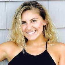 Rebecca Salyards's Instagram, Twitter & Facebook