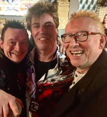 The Expletives having a few beers with our good friend from Peterborough  Paul Henderson. AKA Mr David Bowie, a long time friend of ours. Great show  last night Paul 😎🎤👍🤟