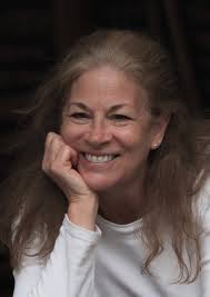 Robin Stratton's Instagram, Twitter & Facebook