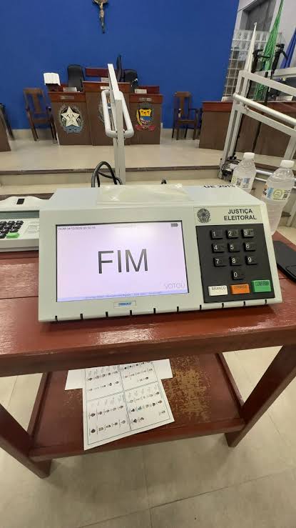 Com simulação de urna eletrônica, segunda oficina do Parlamento Jovem debate o processo eleitoral - Câmara Municipal de Machado