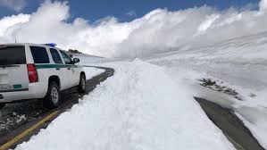 When a person thinks about the state of colorado, snow covered mountains is generally the first image that comes to mind. Colorado Gets Almost 2 Feet Of Snow On The First Day Of Summer