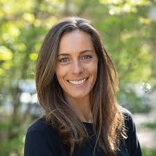 Beth Phipps's Instagram, Twitter & Facebook