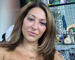 Linda Rosato's Instagram, Twitter & Facebook