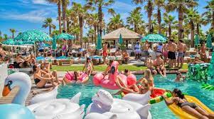 So if you are looking for glitz and glamour, you can find that in abundance. Hottest Saint Tropez Beach Clubs Summer 2019 Seesainttropez Com