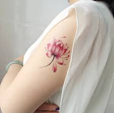 Hình xăm cánh tay hoa hồng cho nữ. Tá»•ng Há»£p Nhá»¯ng Hinh XÄƒm á»Ÿ Báº¯p Tay Danh Cho Nam Va Ná»¯ Tháº©m Má»¹ Thu Cuc