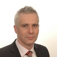 100+ perfiles de «Strakos»