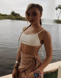 Peyton Lists Hot Shots