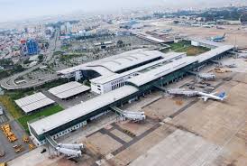 Do lo ngại trình trạng đông đúc người đi lại vào dịp tết, lan trinh (du học sinh hàn quốc) đã đến từ rất sớm từ chiều 5/2, dù chuyến bay 23h cùng ngày mới cất. Ä'ong Cá»­a 1 Ä'Æ°á»ng Cáº¥t Háº¡ Canh San Bay Tan SÆ¡n Nháº¥t