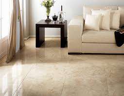 Ruang tamu adalah salah satu ruangan yang selalu ada di setiap rumah. Jubin Lantai Beige Jubin Lantai Berpola