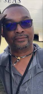 Can someone edit this photo for me?